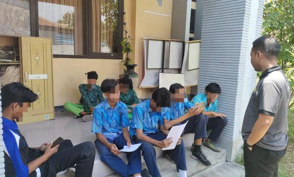 Satpol PP Kabupaten Probolinggo Amankan Belasan Pelajar Bolos Sekolah