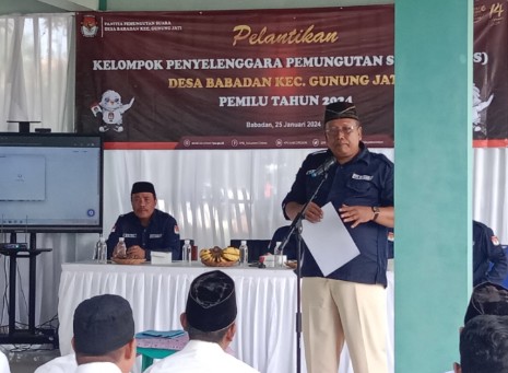 Jaga Alam Tetap Lestari, Usai Pelantikan Anggota KPPS Desa Babadan Tanam Bibit Pohon