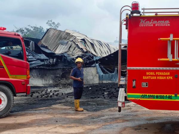 Diduga Ada Kebocoran Gas, Pabrik Styrofoam di Batam Terbakar, Kini Warga Pertanyakan Izinnya
