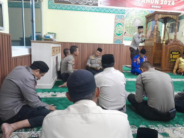 Jelang Pemilu 2024, Ka KSKP Dumai Berbaur Dengan Jemaah Masjid Al - Khairat Untuk Berdiskusi