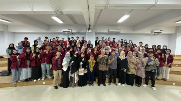 Rektor Dorong Mahasiswa UM Bandung Kuasai Dua Skiill Guna Hadapi Tantangan Zaman