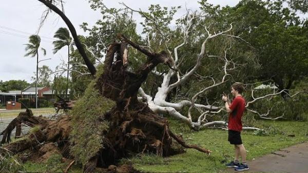 Ribuan Warga Australia Kehilangan Aliran Listrik Akibat Topan Tropis