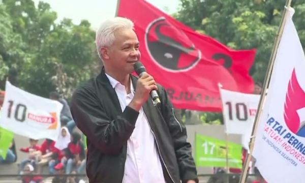 Ribuan Masyarakat Padati Kampanye Ganjar di Cirebon, Optimis Target di Jabar 45 Persen