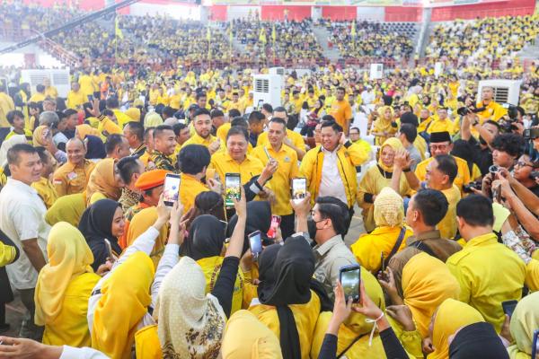 Di Acara Kumpul Rakyat Partai Golkar, Massa Teriaki Ijeck Gubernur Sumut