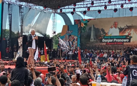 Ganjar Pranowo Hadiri Pesta Rakyat di Kota Cirebon, Janjikan Internet Gratis Dukung Ekonomi Kreatif