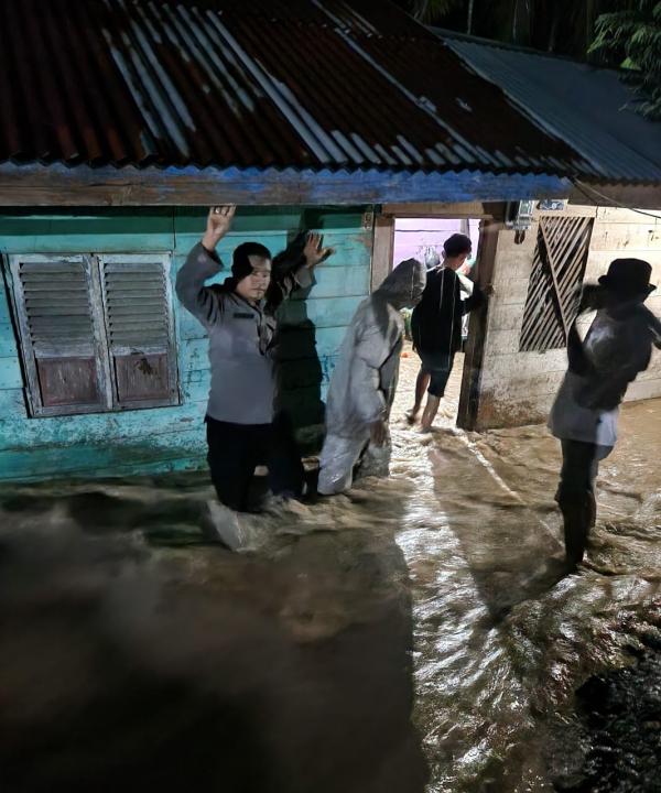 Satlantas dan Polsek di Pidie Jaya Sinergi Atasi Banjir dan Intensifikasi Keamanan Lalu Lintas