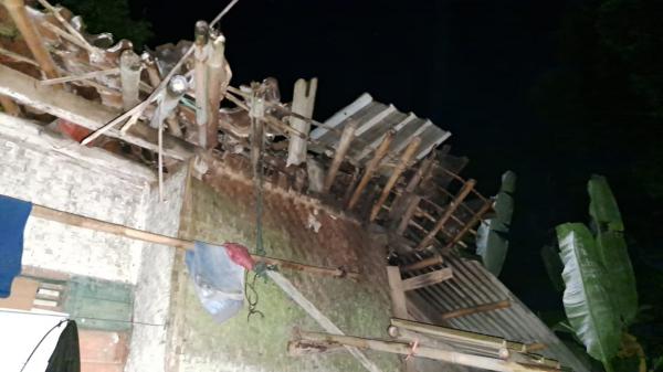 Pernah Diajukan Dua Kali Program Rutilahu, Atap Rumah Mang Eman di Mangkubumi Ciamis Ambruk