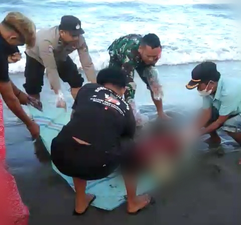 Bikin Geger, Penemuan Sosok Mayat Tidak Utuh di Pantai Lowita Pinrang