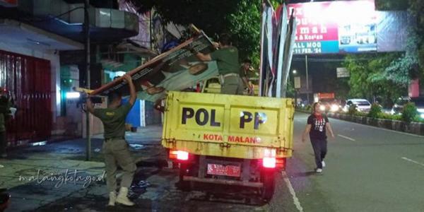 Pemilu Kurang 20 Hari, Dua Ribu Lebih Alat Kampanye di Kota Malang Dibongkar, Ada Apa?