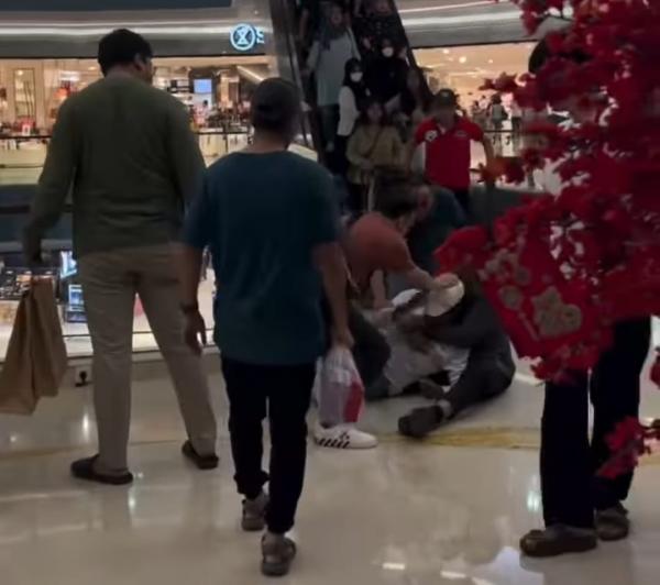 Viral! Aksi Kejar-Kejaran di Mall Surabaya Gegerkan Pengunjung, Diduga Pria Paruh Baya Jadi Pencuri