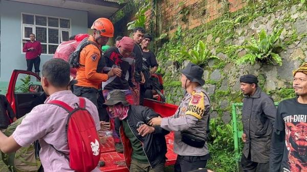 Alhamdulillah, 13 Pendaki yang Hilang di Gunung Gede Pangrango Ditemukan Selamat
