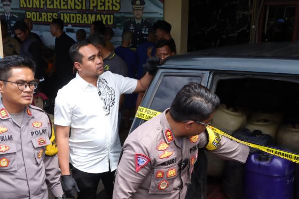 Polisi Ungkap Sindikat Penjualan BBM Subsidi di Indramayu