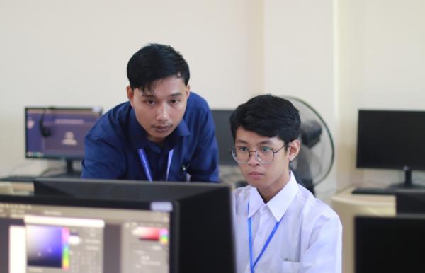 SMK Ketintang Surabaya Gelar LKS, Upaya Meraih Sukses di Era Teknologi, Siswa Terlihat Tegang