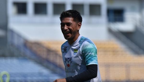 Tersisihkan dari Skuad Utama, Daisuke Sato Pilih Akhiri Kerja Sama dengan Persib