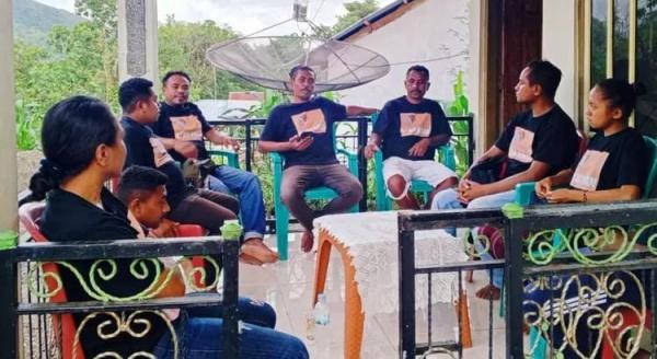 Pemuda Kelompok Arisan Lian Kuan Gelar Bakti Sosial di Desa Banain TTU