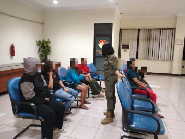 Astaga, Seorang PSK Lansia Terjaring Operasi Satpol PP di Cibinong dan Bojonggede