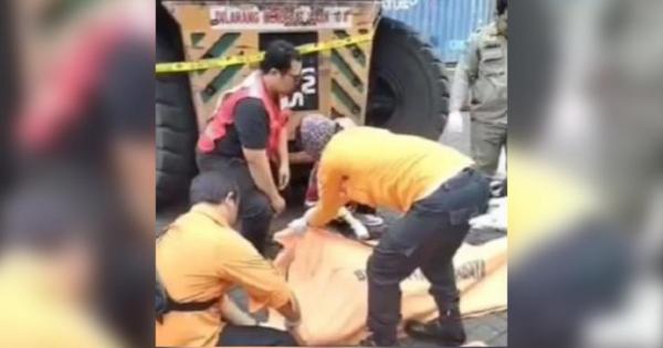 Tragis, Pria Paruh Baya Tewas Terlindas Alat Berat di Pelabuhan Tanjung Perak