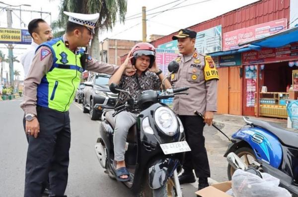 Polres Padangsidimpuan Imbau Pengendara Sepeda Motor Pakai Helm SNI: Mari Sayangi Diri Sendiri