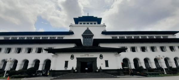 Tak Kalah Populer dari Jakarta, Simak 4 Fakta Mengapa Wisatawan Betah di Kota Bandung