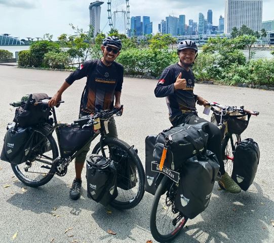 Kisah Perjuangan 2 Pria Indonesia Naik Sepeda ke Makkah untuk Tunaikan Haji