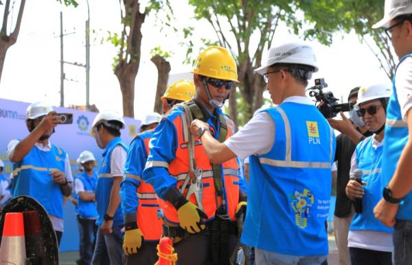Tingkatkan Kesadaran Keselamatan Kerja, PLN Gelar Inspection Day di UP3 Surabaya Selatan