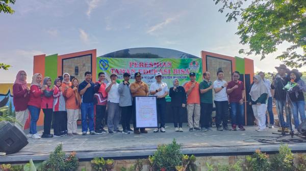 Sekretaris Daerah Kabupaten Nganjuk Resmikan Taman Edukasi Bersih Indah Sehat dan Asri