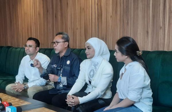 Kampanyekan Beli Lokal Raffi Ahmad Bareng Mendag live TikTok