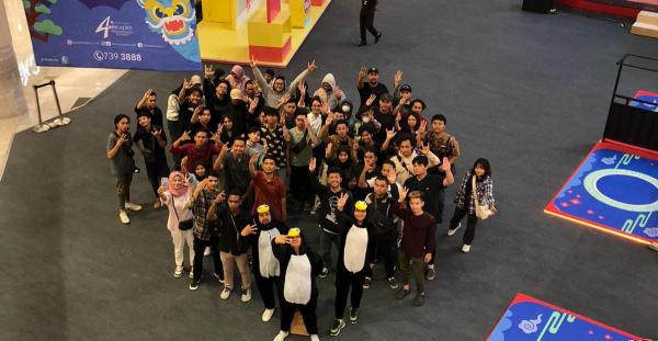 Pasukan Pinguin Ganjar Ramaikan Pakuwon Mall Surabaya, Adu Kreativitas di Tengah Masyarakat