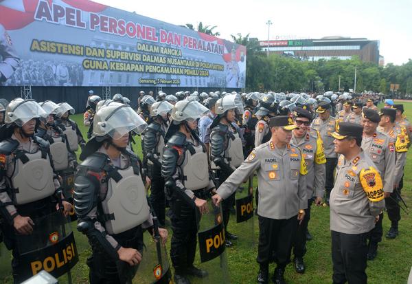 Kabaharkam Polri Cek Kesiapan Fungsi Sabhara Jajaran Polda Jateng Jelang Pemilu 2024