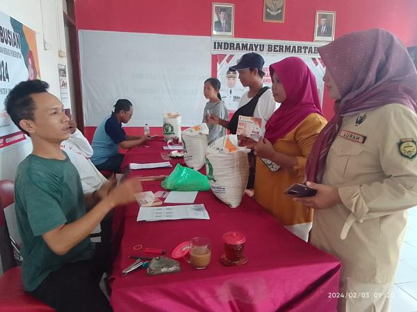 KPM Bansos Beras di Indramayu Bertambah saat Jumlah Penduduk Miskin Turun, Kok Bisa?