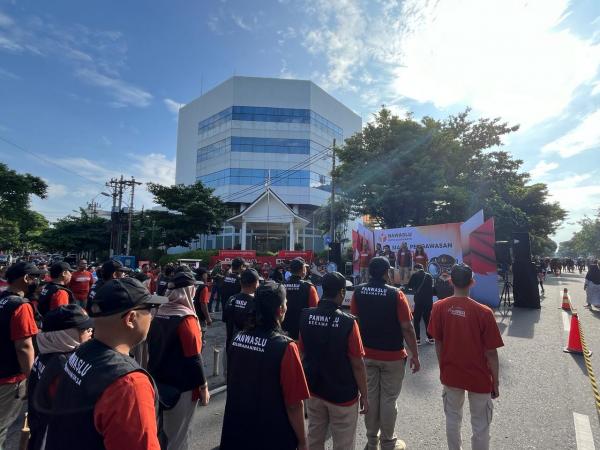 Persiapan Kawal Pemilu, Bawaslu Solo Gelar Apel Siaga di CFD