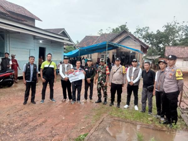 Jelang Pemilu, Polsek Blambangan Umpu Pam Kampanye di Kampung Karang Umpu
