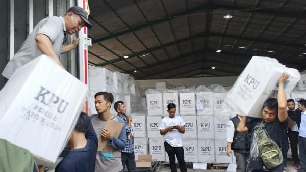 KPU Cianjur Mulai Distribusikan Logistik Pemilu 2024