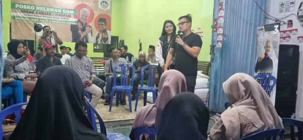 Cangkrukan Bersama Warga Gresik, Jubir TPN Pangeran Siahaan Sosialisasikan Program Ganjar- Mahfud