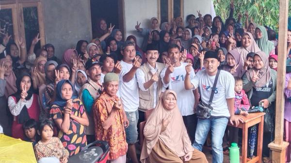 Blusukan ke Kampung Terpencil di Garut, Caleg Perindo Baksos Migor Murah