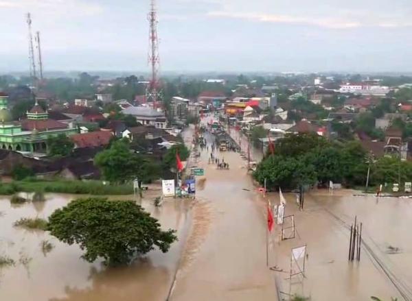 Foto-Foto Penampakan Banjir Parah di Grobogan Pagi Ini