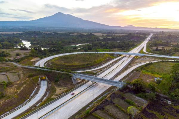 SIG Pasok 236 Ribu Ton Semen Untuk Pembangunan Jalan Tol Sigli – Banda Aceh