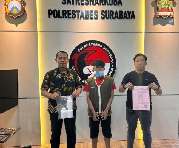 Polrestabes Surabaya Berhasil Menangkap Pengedar Pil Koplo, Sita 1.530 Butir Okerbaya