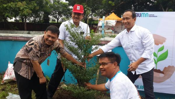 Gandeng Pelindo, PMI Kota Semarang Gelar Donor Darah dan Tanam 50 Pohon