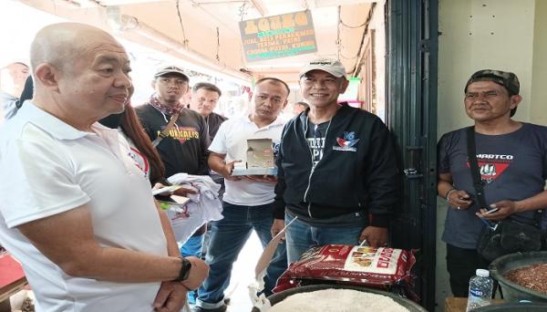 Blusukan ke Pasar ITC Kebon Kalapa, Caleg Perindo Djoni Toat: Ekonomi di Sini Agak Lesu