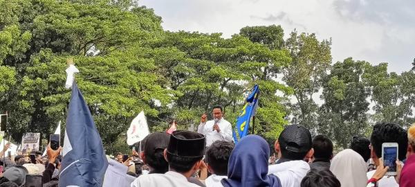 Kampanye di Cianjur Anies Soroti Mahalnya Harga Beras