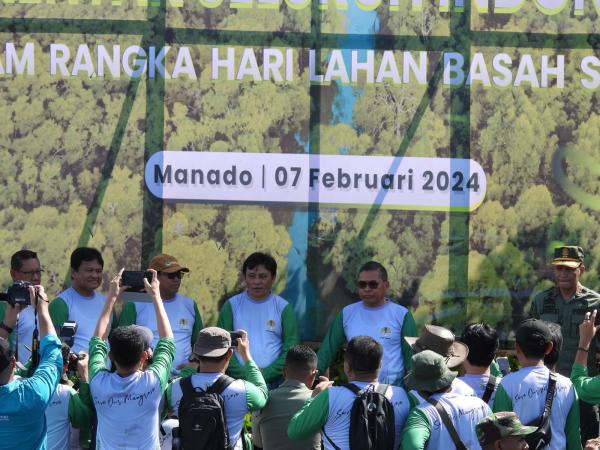 Peringati Hari Lahan Basah Sedunia, KLHK Tanam Mangrove di Kawasan Taman Nasional Bunaken