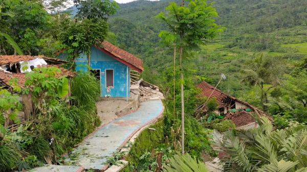 Tanah Longsor di Banjarnegara, 1 Orang Luka dan 128 Jiwa Mengungsi