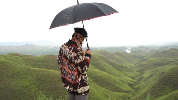 Hujan Gerimis Tak Kuasa Halangi Pesona Alami Bukit Tanau Sumba Timur Dinikmati Alam Ganjar
