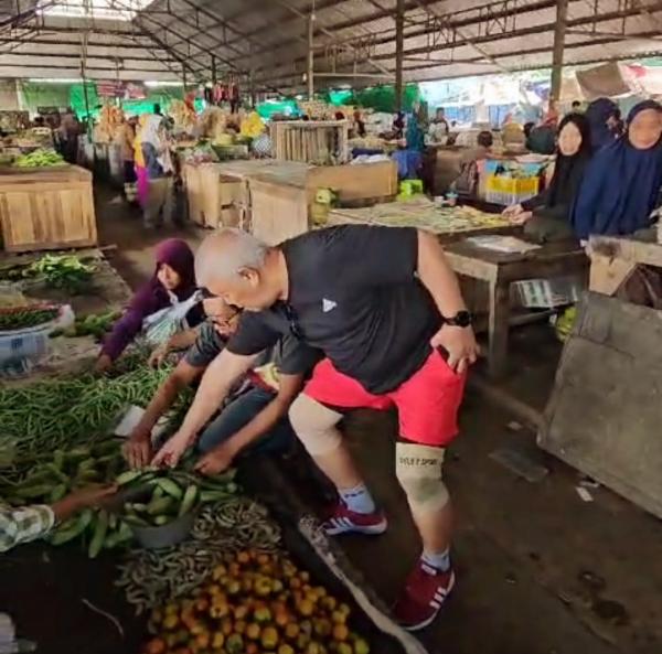 Anggota DPR RI Temukan Harga-harga di Pasar Tradisional Selak Mandalika Kota Mataram Mulai Tinggi