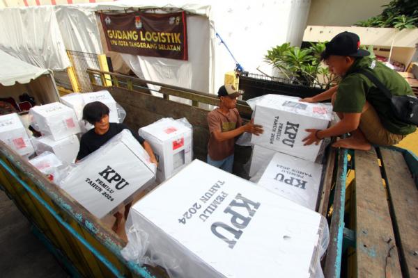 KPU Kota Tangerang Selatan Distribusikan Logistik Pemilu ke Panitia Pemilihan Kecamatan