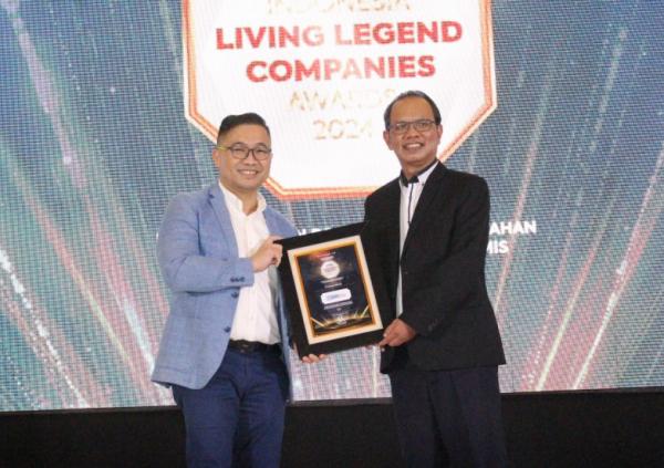 Berkarya lebih dari 35 tahun,  BRI Life Raih Penghargaan Living Legend Company