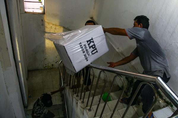 Potret Pendistribusian Logistik Pemilu 2024 di Palembang