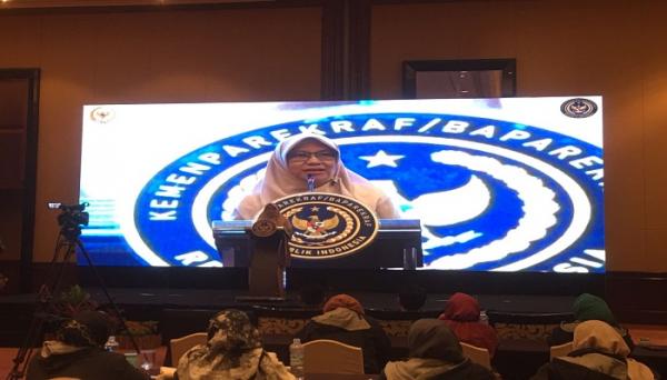 Perkaya Kemampuan Diri, Komisi X DPR RI Latih Public Speaking Pelaku Ekraf di Bandung