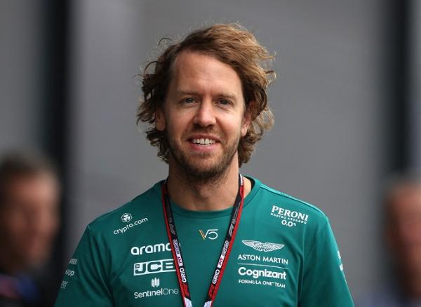 Sebastian Vettel Dianggap Paling Ideal Gantikan Lewis Hamilton di Mercedes